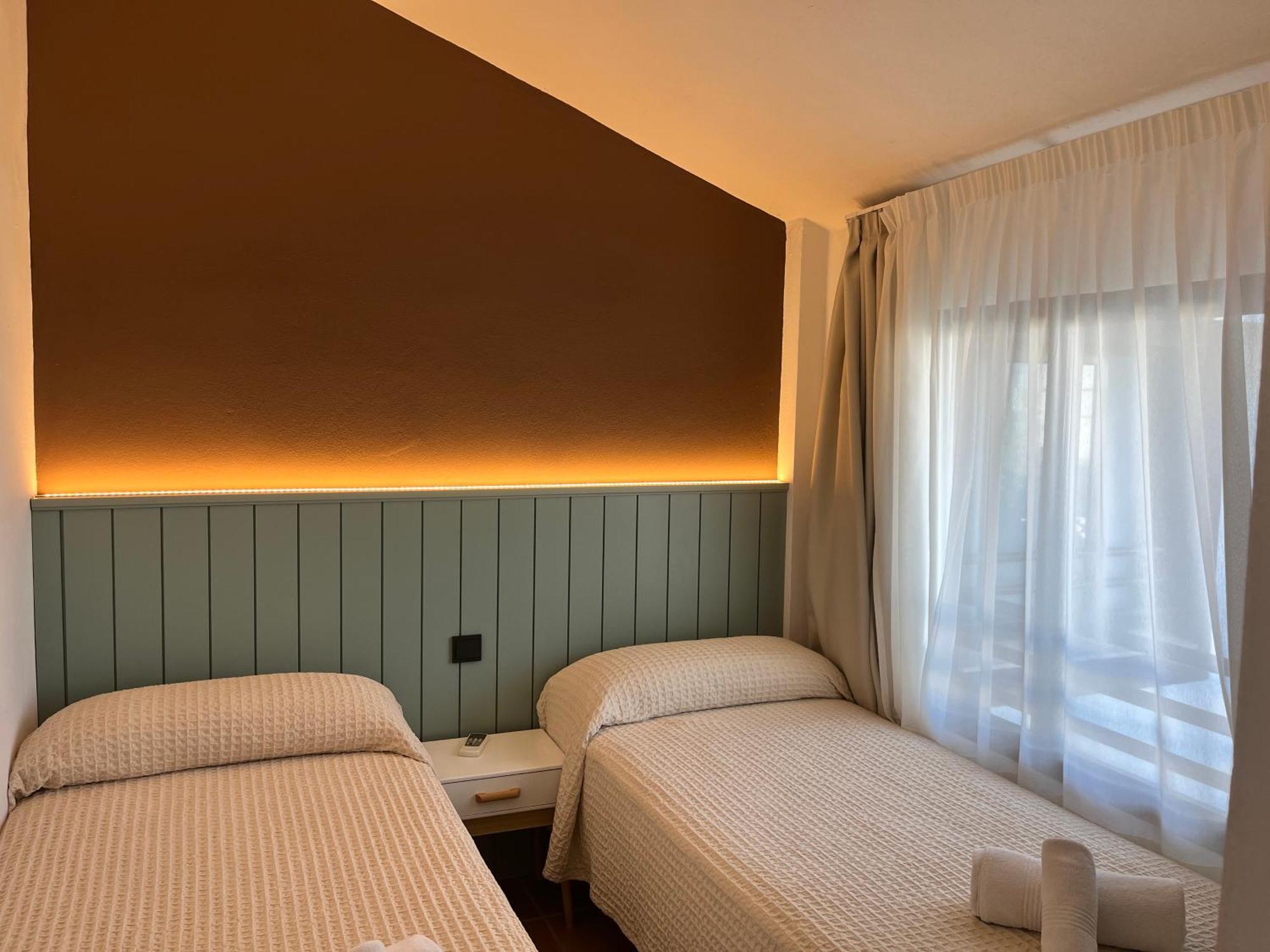Nuramar Aparthotel Cala en Bosch Zewnętrze zdjęcie