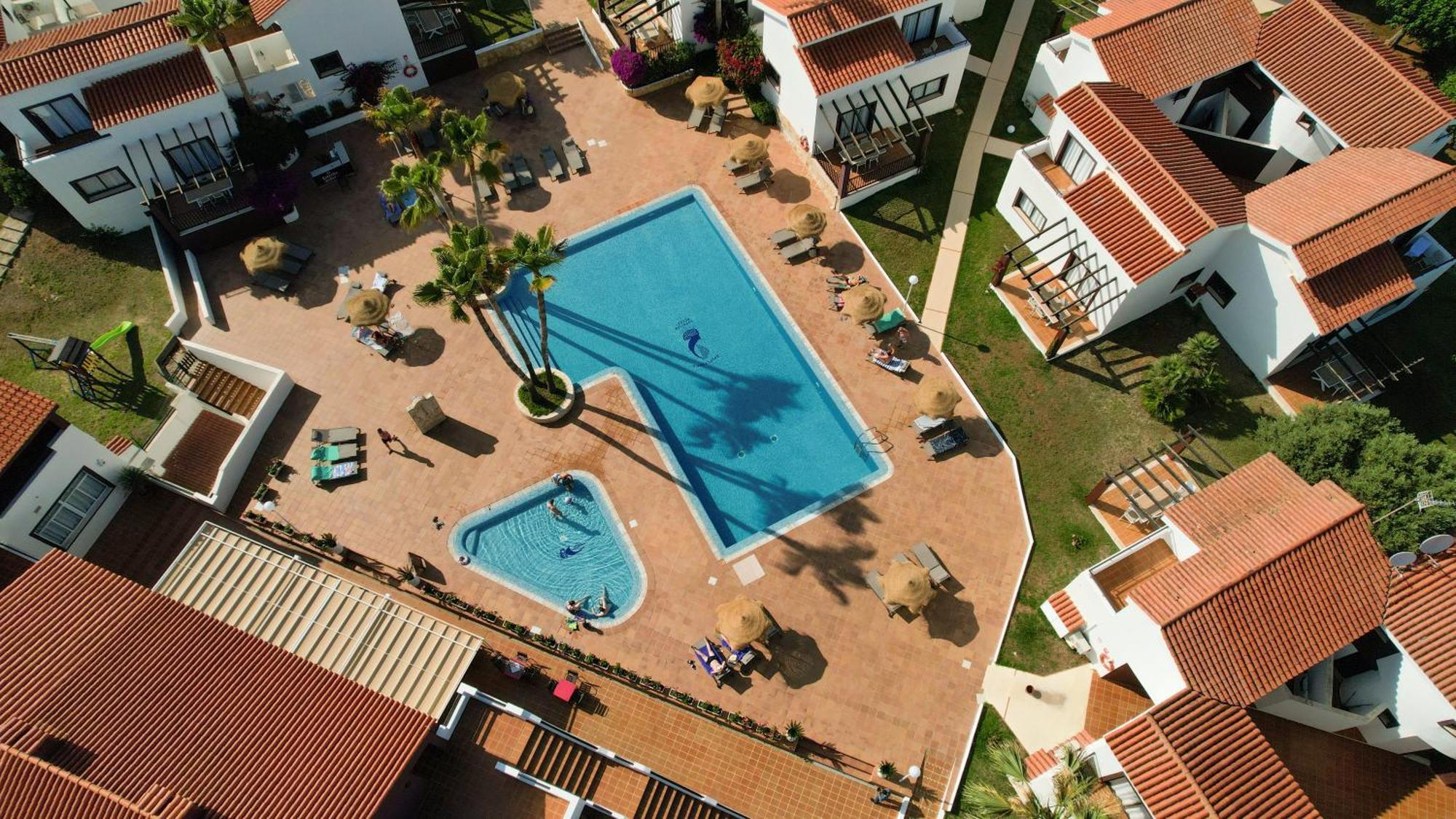 Nuramar Aparthotel Cala en Bosch Zewnętrze zdjęcie