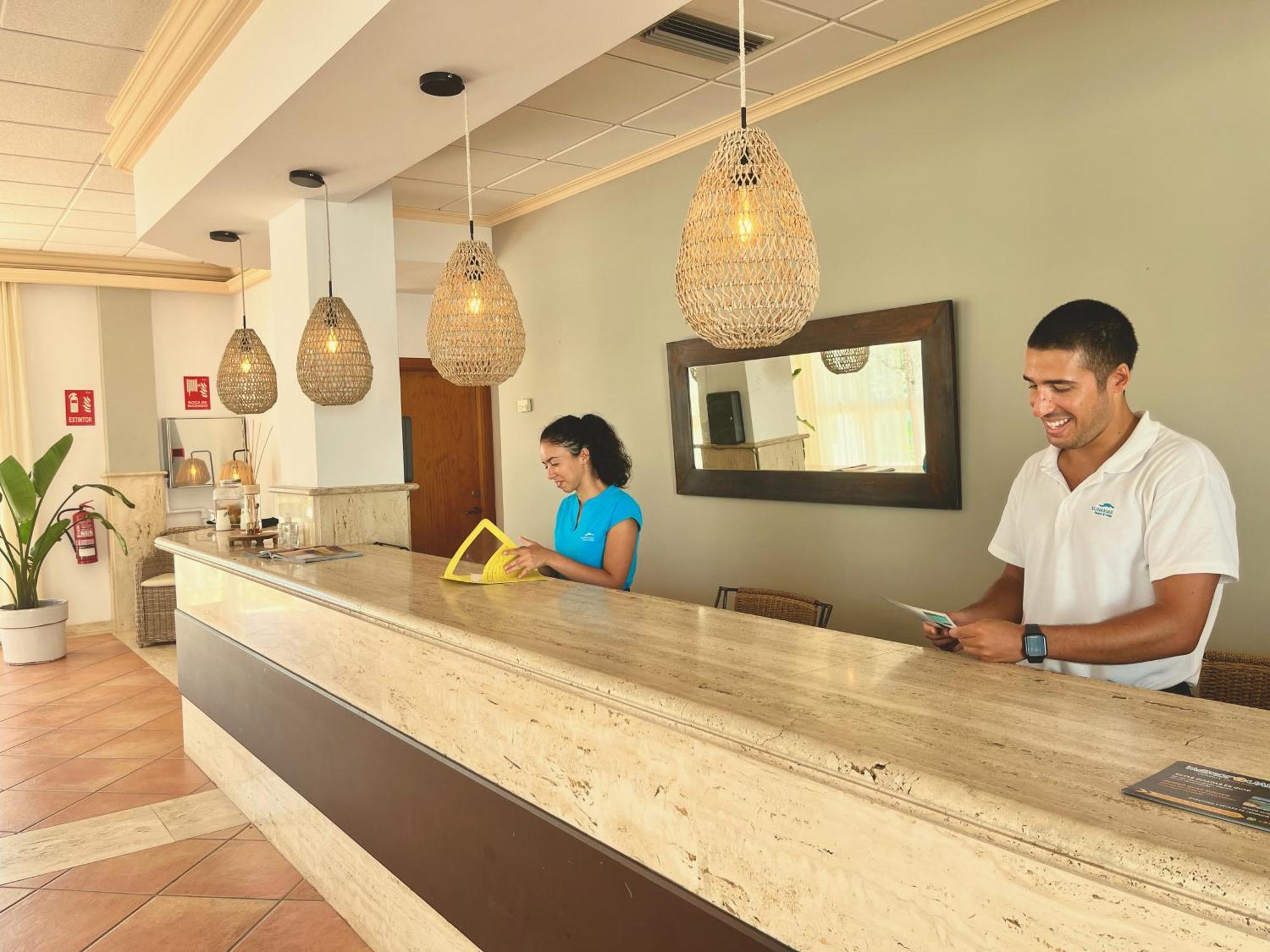 Nuramar Aparthotel Cala en Bosch Zewnętrze zdjęcie